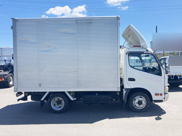 トヨタダイナアルミバン小型（2t・3t）[写真06]