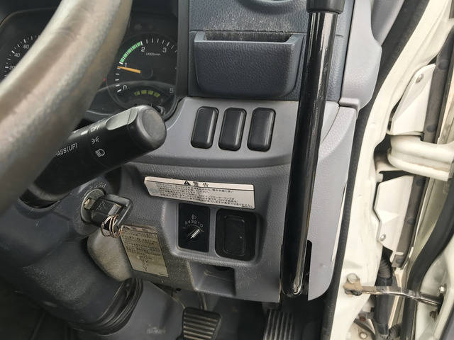 三菱ふそうキャンターダンプ小型（2t・3t）[写真12]