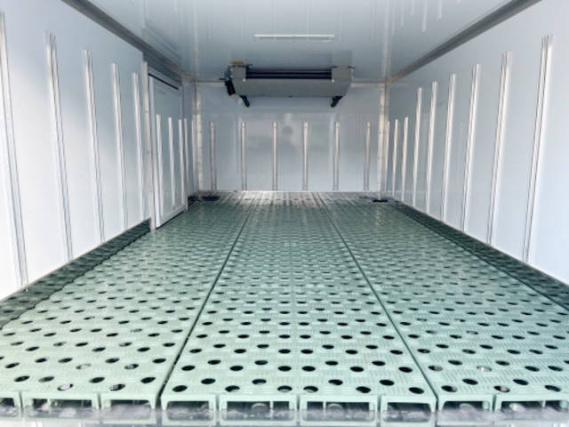 いすゞエルフ冷凍車（冷蔵車）小型（2t・3t）[写真12]