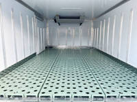 いすゞエルフ冷凍車（冷蔵車）小型（2t・3t）[写真12]