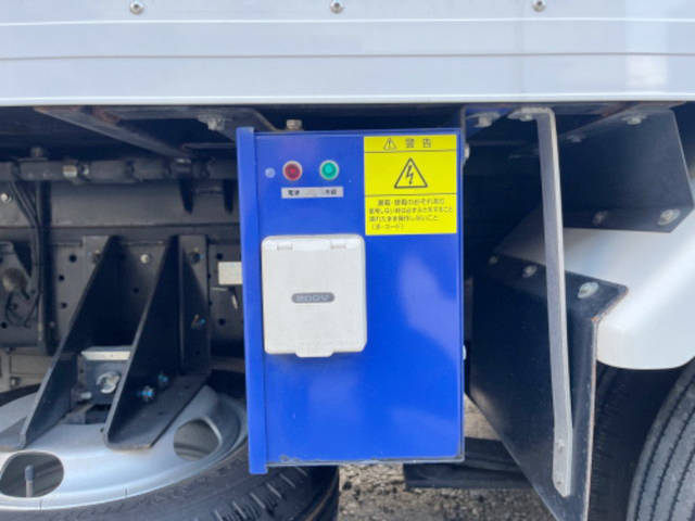 いすゞエルフ冷凍車（冷蔵車）小型（2t・3t）[写真17]