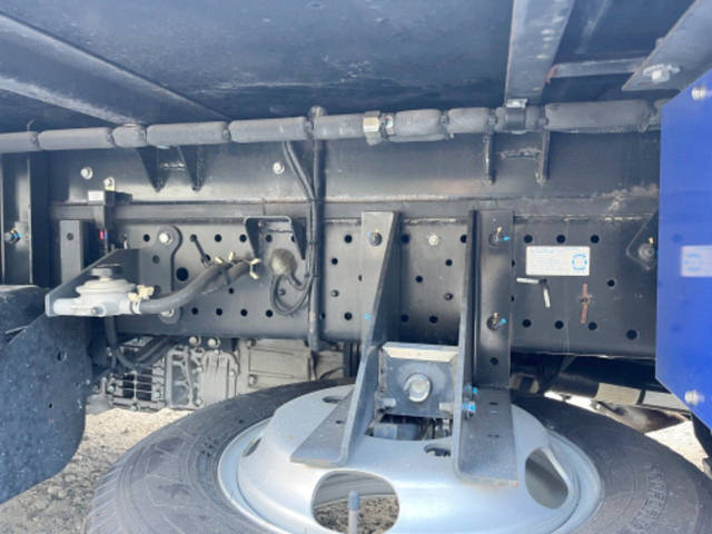 いすゞエルフ冷凍車（冷蔵車）小型（2t・3t）[写真18]