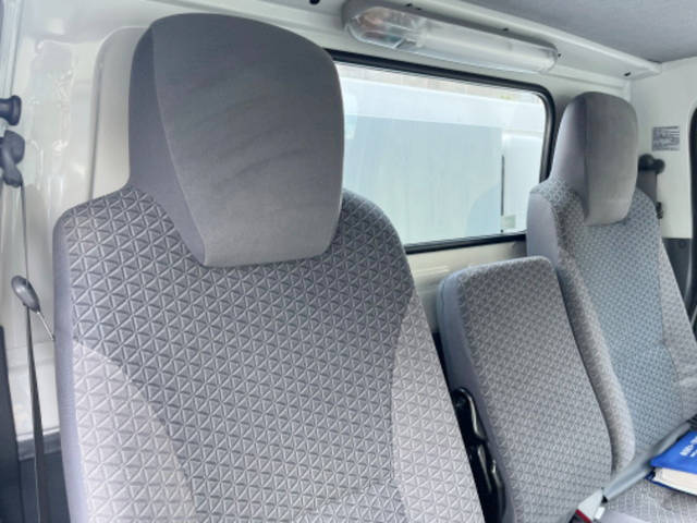 いすゞエルフ冷凍車（冷蔵車）小型（2t・3t）[写真25]