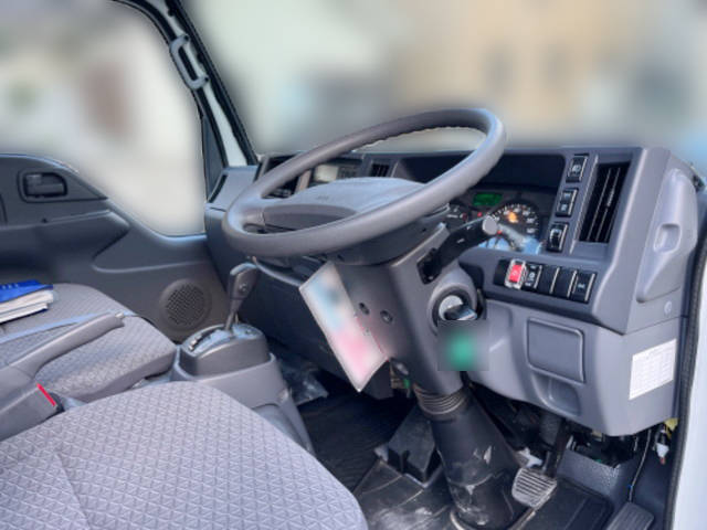 いすゞエルフ冷凍車（冷蔵車）小型（2t・3t）[写真27]