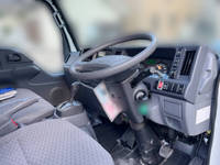 いすゞエルフ冷凍車（冷蔵車）小型（2t・3t）[写真27]