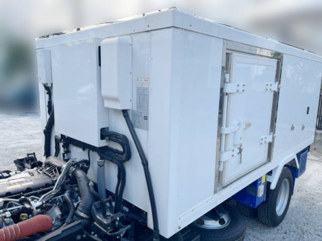 いすゞエルフ冷凍車（冷蔵車）小型（2t・3t）[写真06]
