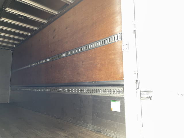 いすゞフォワードアルミウイング中型（4t）[写真11]