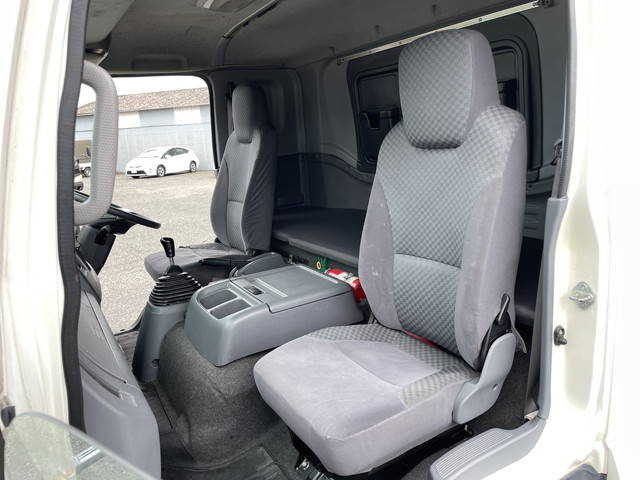 いすゞフォワードアルミウイング中型（4t）[写真28]