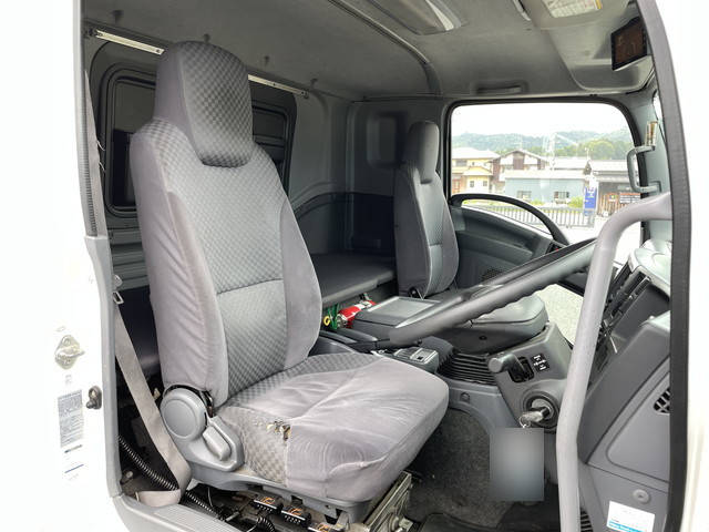 いすゞフォワードアルミウイング中型（4t）[写真29]