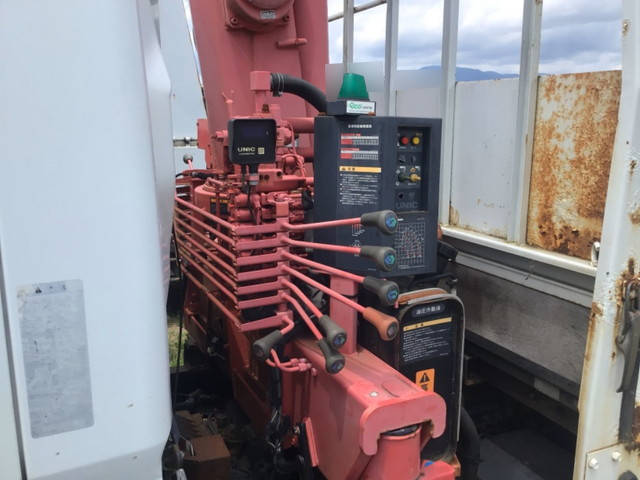 三菱ふそうキャンタークレーン3段小型（2t・3t）[写真10]