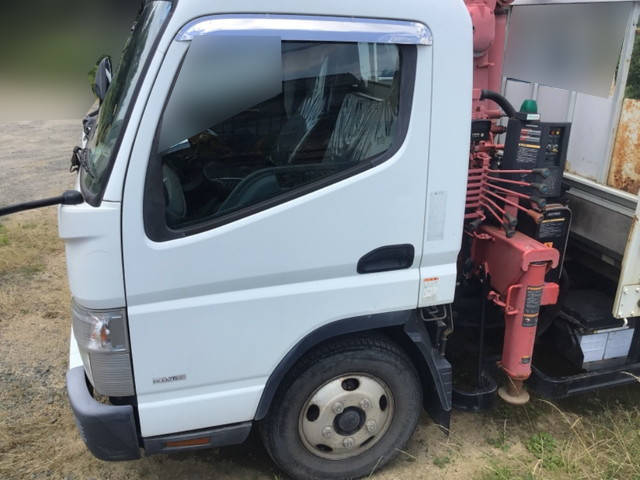 三菱ふそうキャンタークレーン3段小型（2t・3t）[写真05]