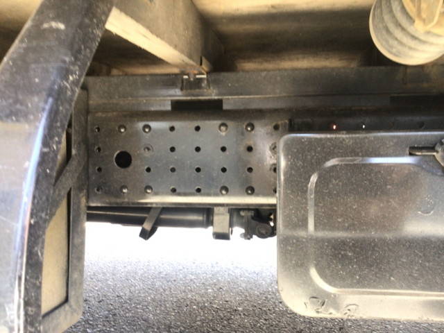 三菱ふそうキャンター平ボディ小型（2t・3t）[写真11]