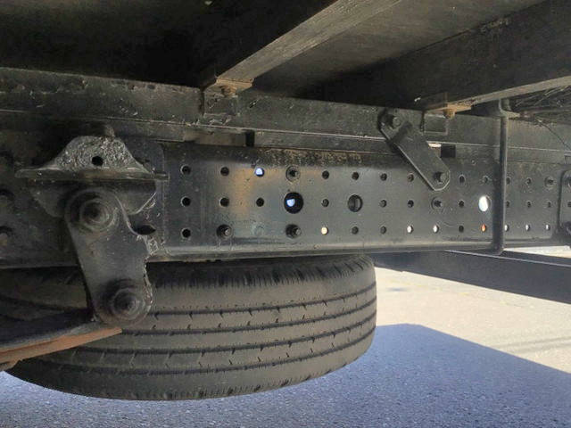 三菱ふそうキャンター平ボディ小型（2t・3t）[写真12]