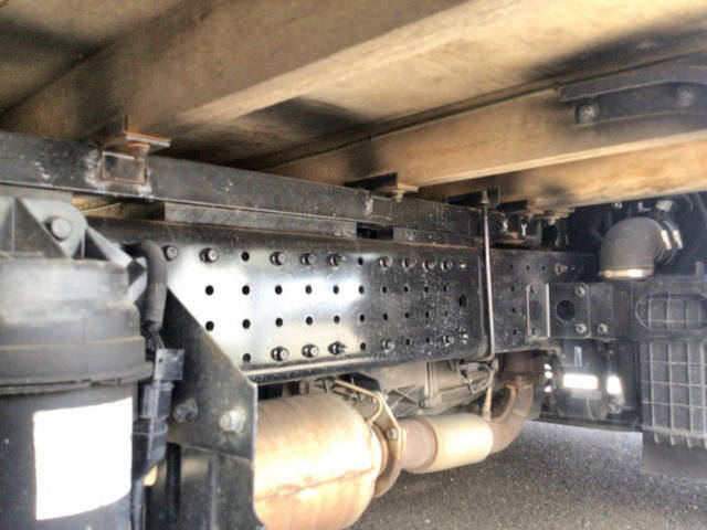 三菱ふそうキャンター平ボディ小型（2t・3t）[写真14]