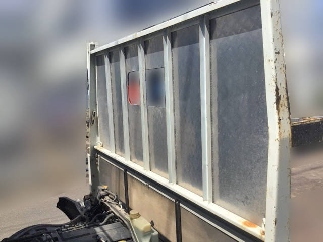 三菱ふそうキャンター平ボディ小型（2t・3t）[写真09]