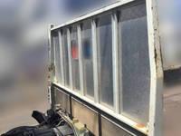 三菱ふそうキャンター平ボディ小型（2t・3t）[写真09]