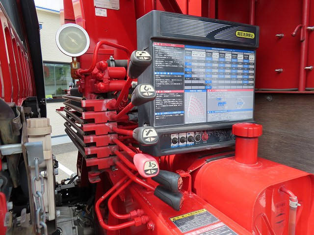 三菱ふそうファイタークレーン6段中型（4t）[写真29]