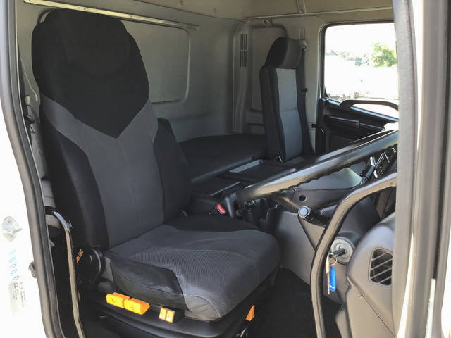 日野プロフィアアルミウイング大型（10t）[写真29]