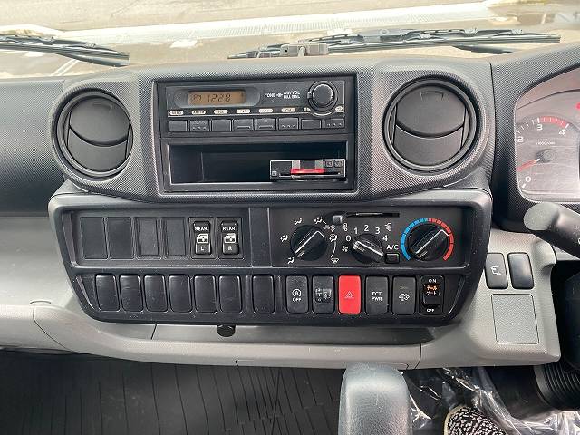 日野デュトロダブルキャブ（Wキャブ）小型（2t・3t）[写真12]