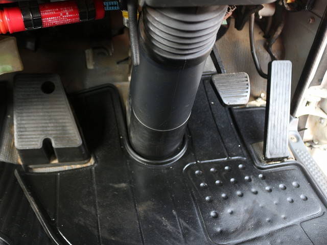 いすゞエルフ平ボディ小型（2t・3t）[写真33]