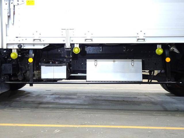 三菱ふそうキャンターアルミウイング小型（2t・3t）[写真20]