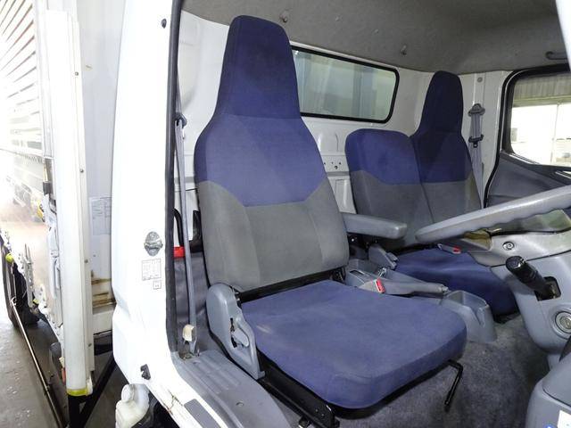 三菱ふそうキャンターアルミウイング小型（2t・3t）[写真27]