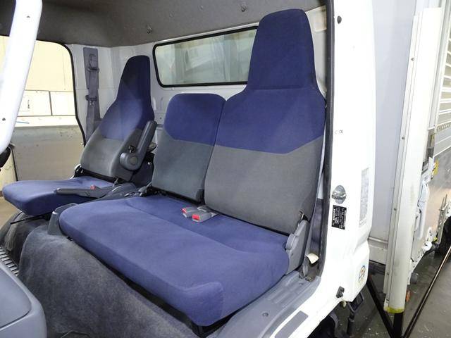 三菱ふそうキャンターアルミウイング小型（2t・3t）[写真30]