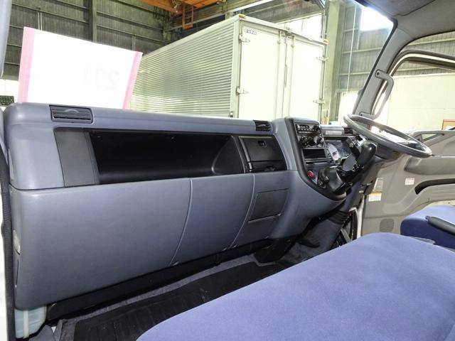 三菱ふそうキャンターアルミウイング小型（2t・3t）[写真33]