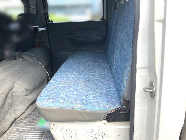 三菱ふそうキャンターガッツ平ボディ小型（2t・3t）[写真17]