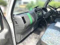 三菱ふそうキャンターガッツ平ボディ小型（2t・3t）[写真22]