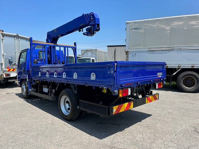 いすゞエルフクレーン4段小型（2t・3t）[写真02]