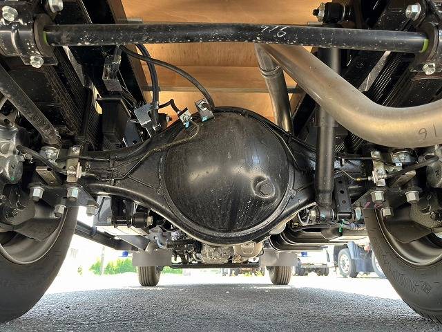 いすゞエルフクレーン4段小型（2t・3t）[写真34]