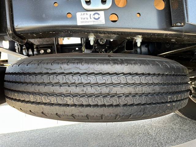 いすゞエルフクレーン4段小型（2t・3t）[写真35]