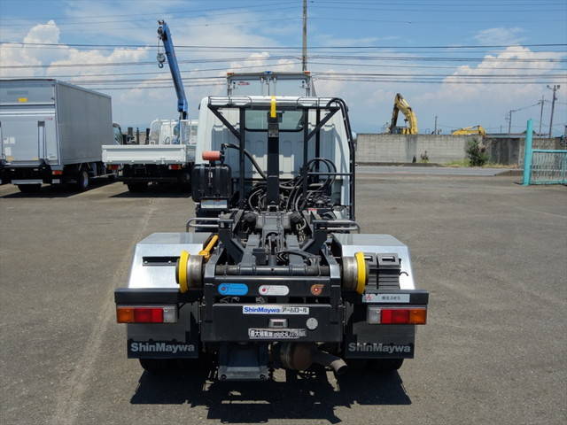 三菱ふそうキャンターコンテナ専用車小型（2t・3t）[写真11]