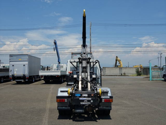 三菱ふそうキャンターコンテナ専用車小型（2t・3t）[写真12]