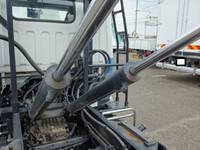 三菱ふそうキャンターコンテナ専用車小型（2t・3t）[写真13]