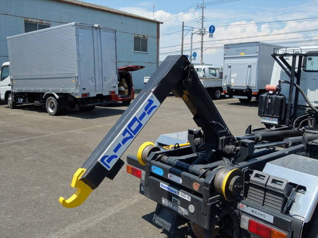 三菱ふそうキャンターコンテナ専用車小型（2t・3t）[写真14]