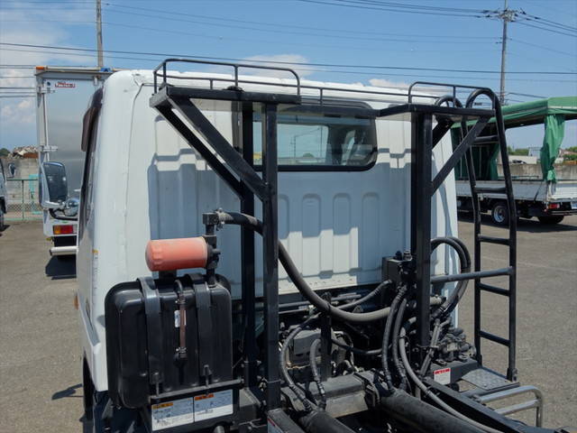 三菱ふそうキャンターコンテナ専用車小型（2t・3t）[写真17]