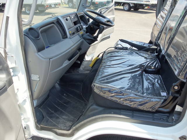 三菱ふそうキャンターコンテナ専用車小型（2t・3t）[写真23]