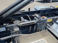 三菱ふそうキャンターコンテナ専用車小型（2t・3t）[写真06]