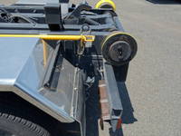 三菱ふそうキャンターコンテナ専用車小型（2t・3t）[写真07]