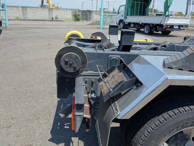 三菱ふそうキャンターコンテナ専用車小型（2t・3t）[写真09]