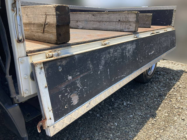 いすゞエルフ平ボディ小型（2t・3t）[写真10]