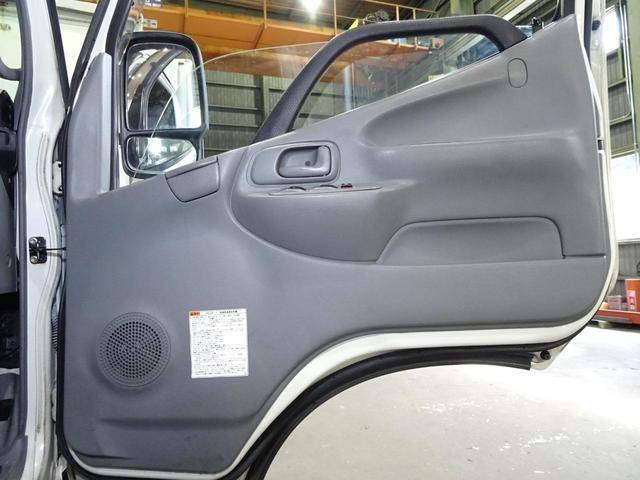日野デュトロパネルバン小型（2t・3t）[写真36]