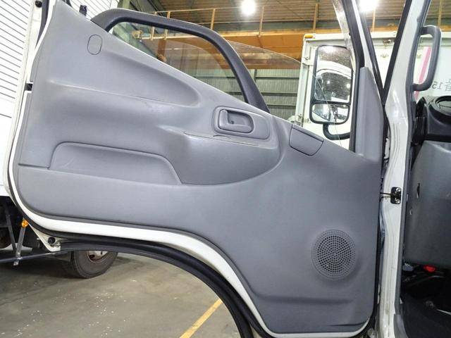 日野デュトロパネルバン小型（2t・3t）[写真37]