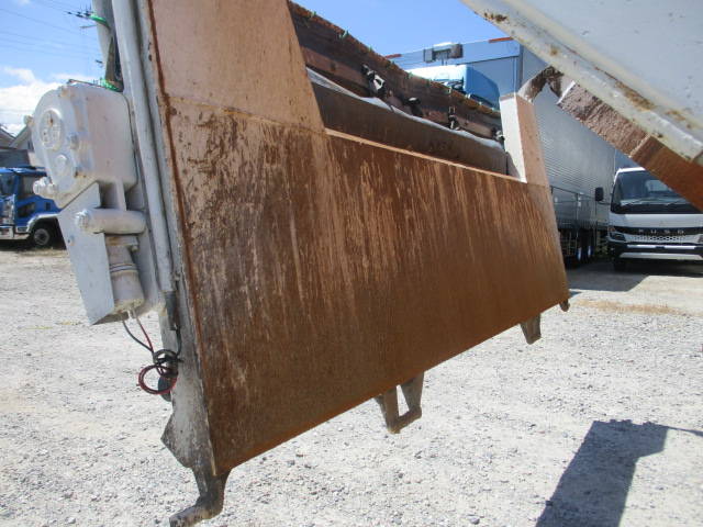 日産クオンダンプ大型（10t）[写真10]