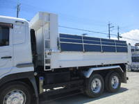 日産クオンダンプ大型（10t）[写真11]