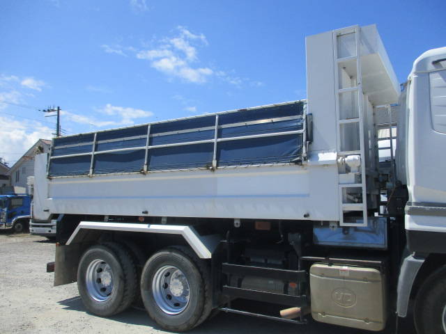 日産クオンダンプ大型（10t）[写真12]