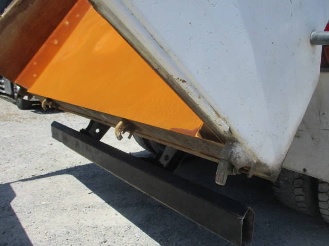 日産クオンダンプ大型（10t）[写真09]