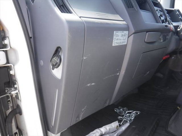 いすゞエルフアルミブロック小型（2t・3t）[写真34]